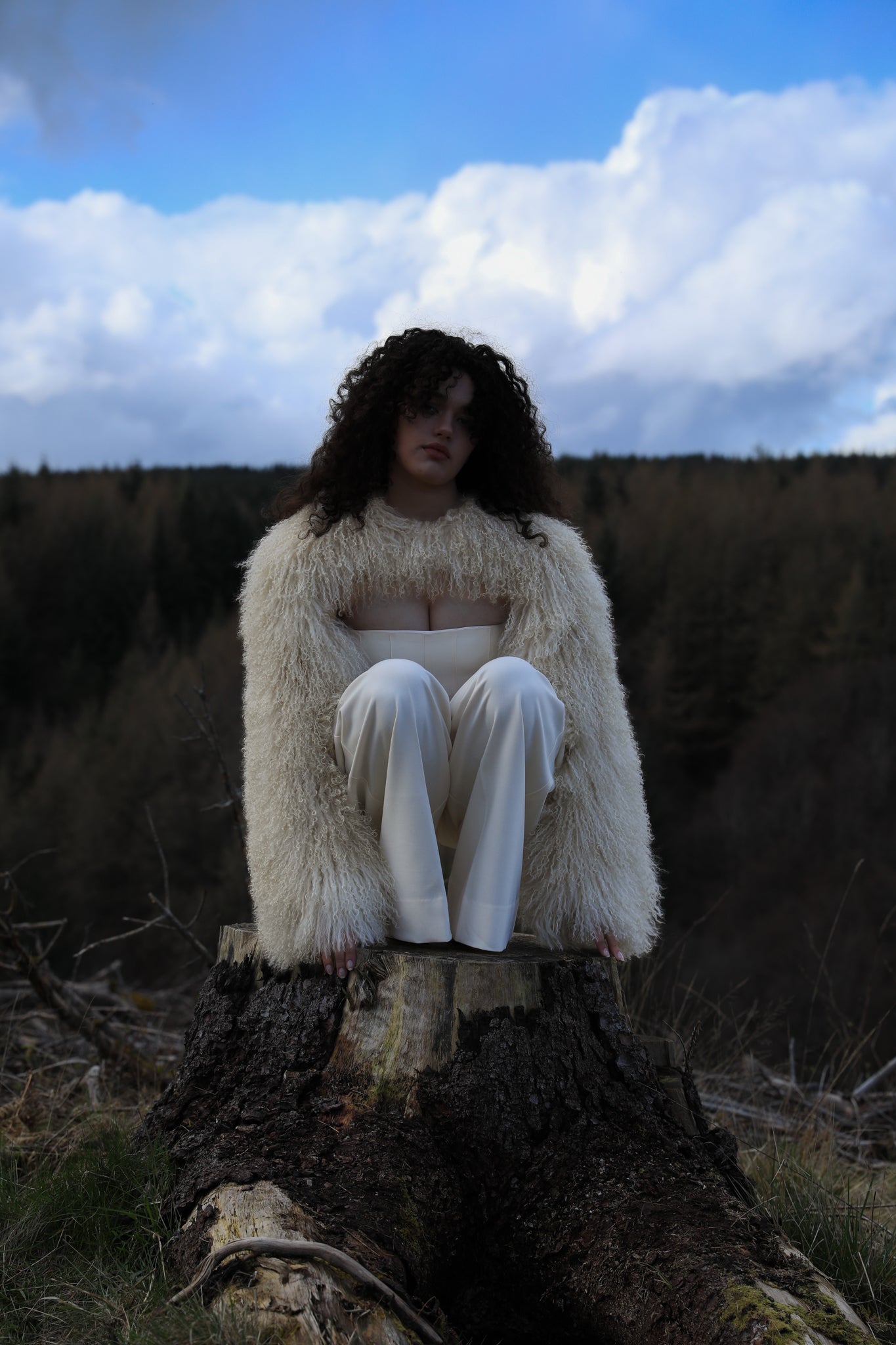 Mongolian shearling sleeves fastening around the neck — The Rosa